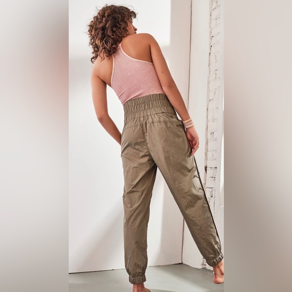 Free People FP MOVEMENT THE WAY HOME JOGGERs IN ARCTIC MIST size XS brand new - Picture 3 of 6